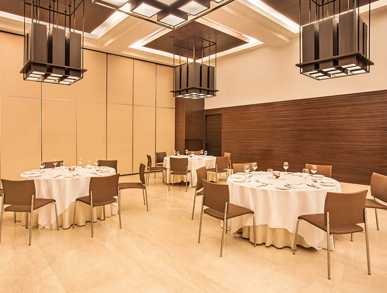 Classic Decorated Dining Area In Banquet Hall Of Trident Agra